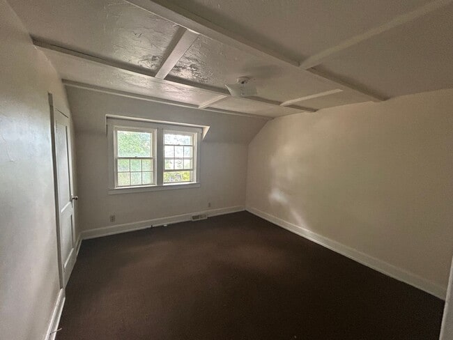 Building Photo - 1673 W 15th St