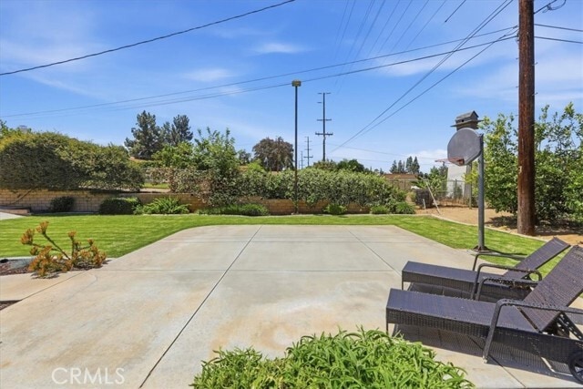 Building Photo - 16540 Wagon Wheel Dr