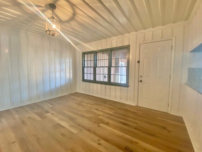 Building Photo - PRE- LEASING NOW for 7/09/2026