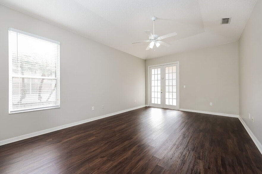 Building Photo - 8519 Parrots Landing Dr