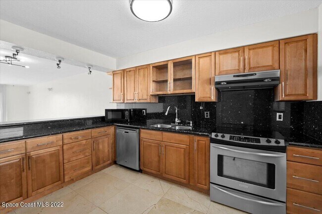 Building Photo - 2101 S Atlantic Ave