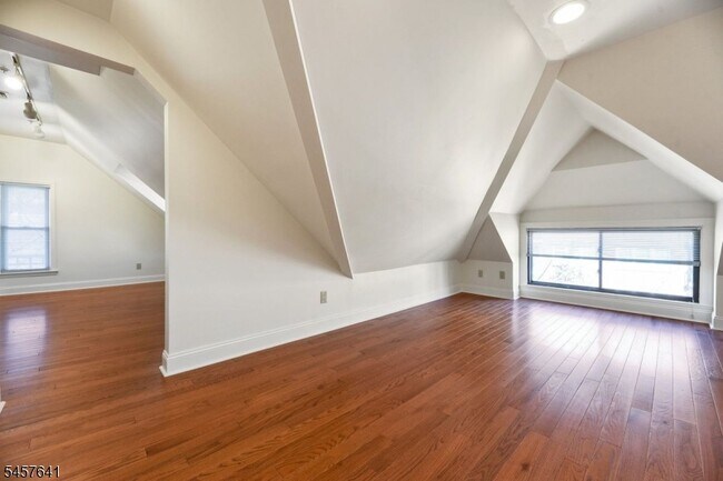 Building Photo - 55 S Fullerton Ave