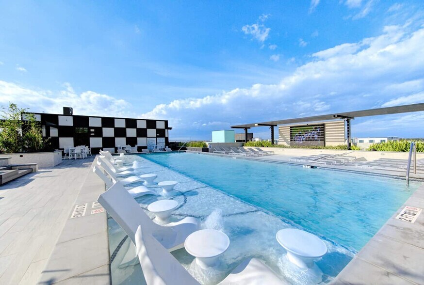 Building Photo - 1111 Shepherd Dr