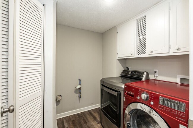 Building Photo - 2212 Foxtrot Rd