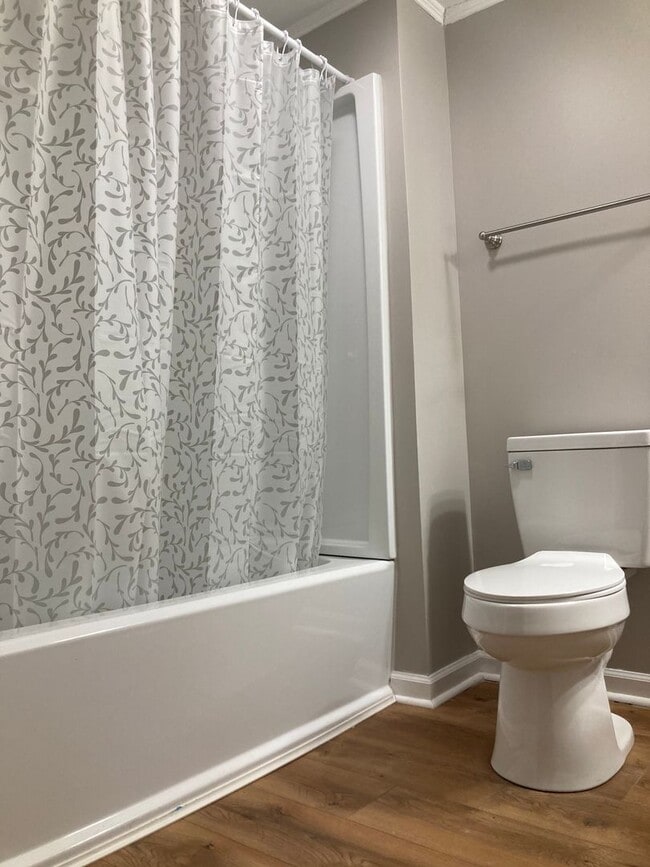 Building Photo - Super cute, newly renovated 3 bed, 1 bath home close to all things Downtown Salisbury