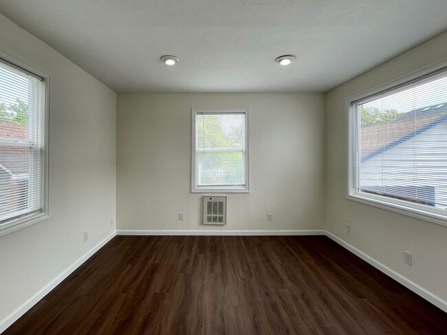 Building Photo - Great Home For Rent