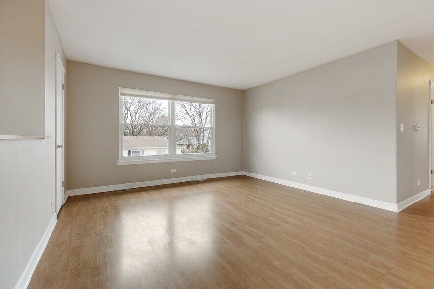 Building Photo - 817 Pahl Rd
