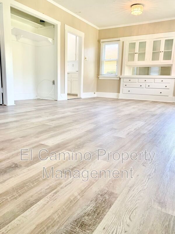 Building Photo - 5758 Pickering Ave