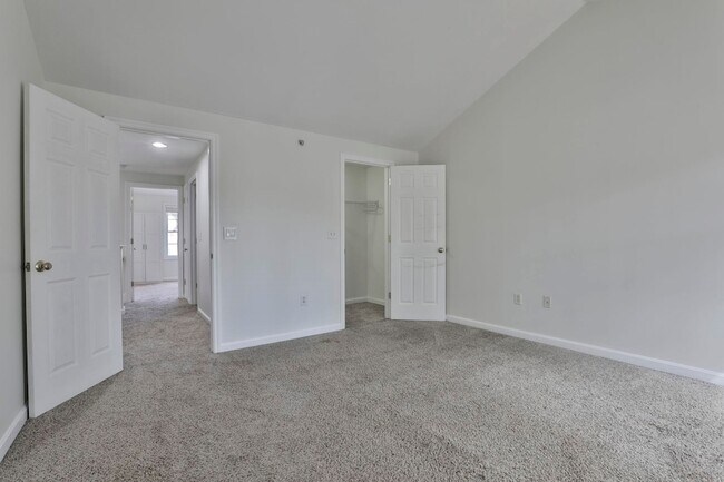 Building Photo - 92 Barrington Ave