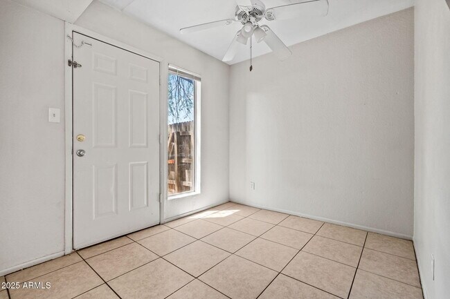 Building Photo - 1742 E Pepper Cir