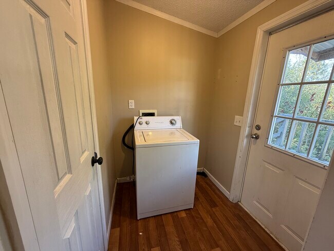 Building Photo - 1033 Union Hill Church Rd