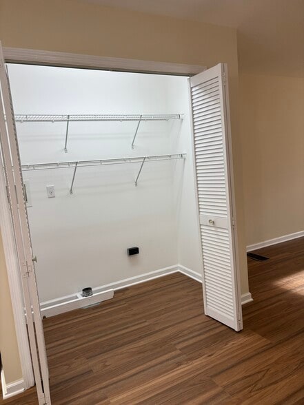 Building Photo - 8686 Bowden St