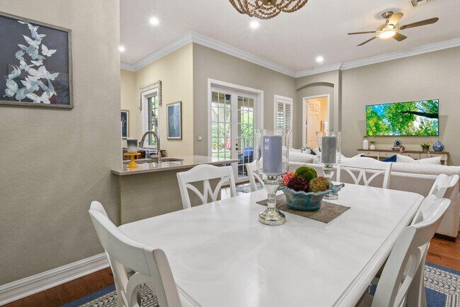 Building Photo - 167 Arklow Ave