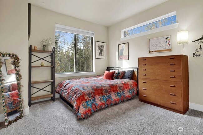 Building Photo - Beautiful Custom 4-bedroom 2.5 bath home. Barkley Neighborhood!