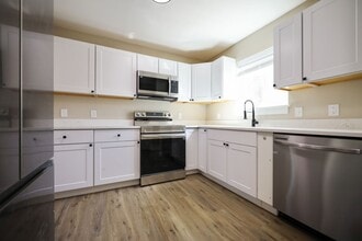 Building Photo - 2-Bedroom Duplex in SE Portland