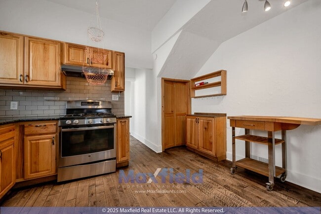 Building Photo - 712 S 900 E