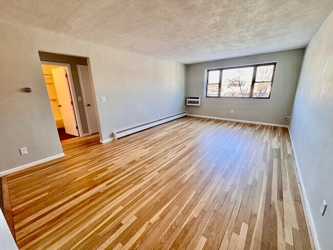 Building Photo - 97 Spring St