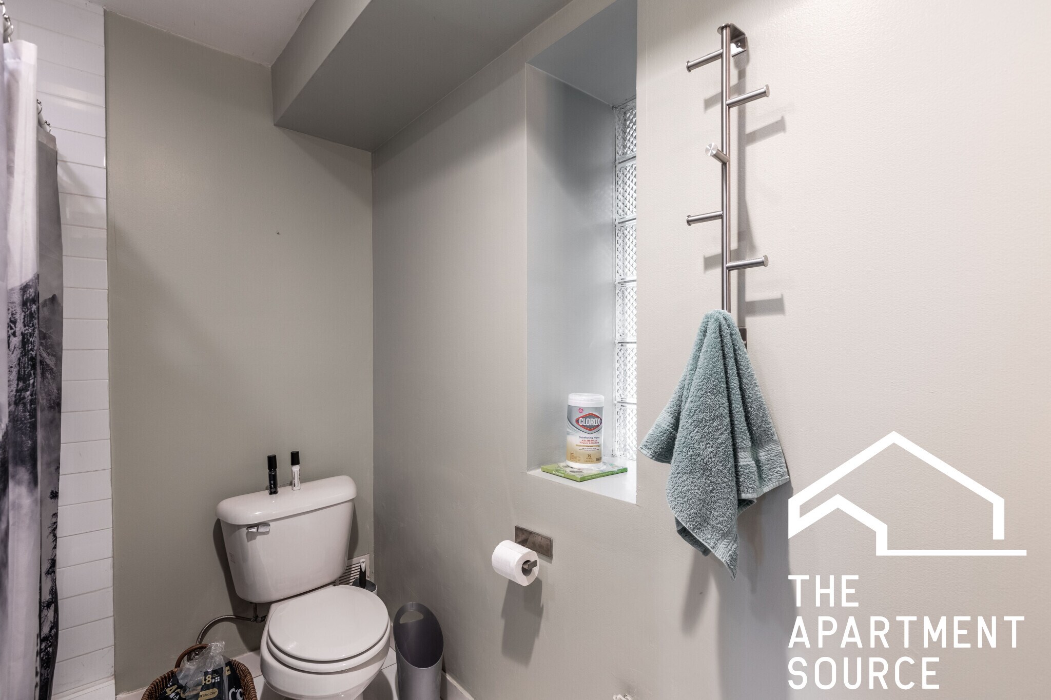 Building Photo - 1939 N Winchester Ave