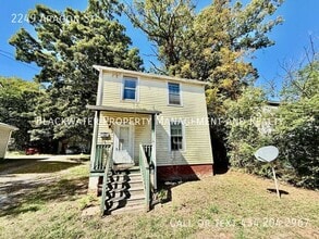 Building Photo - 2249 Aragon St