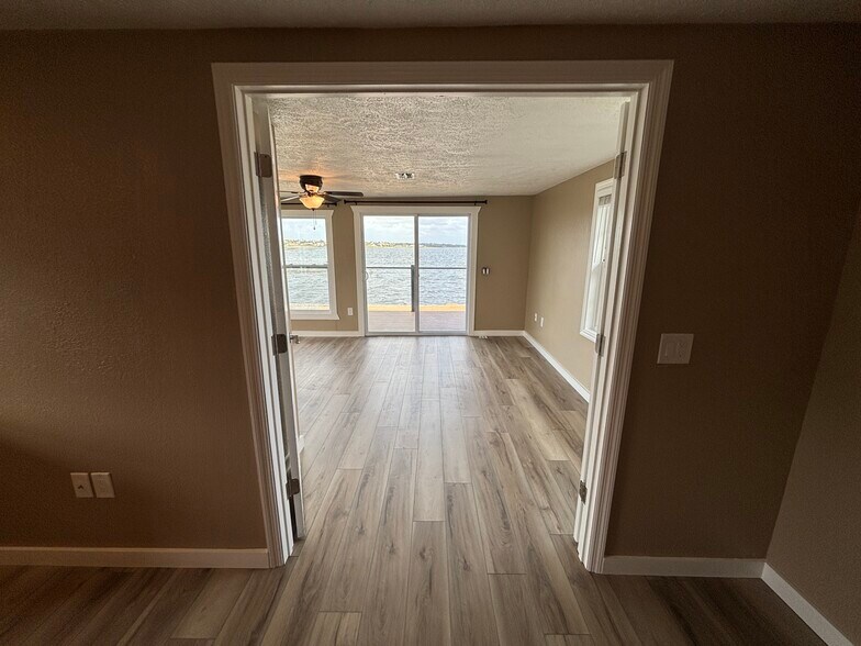 Building Photo - 1225 W Pierce St