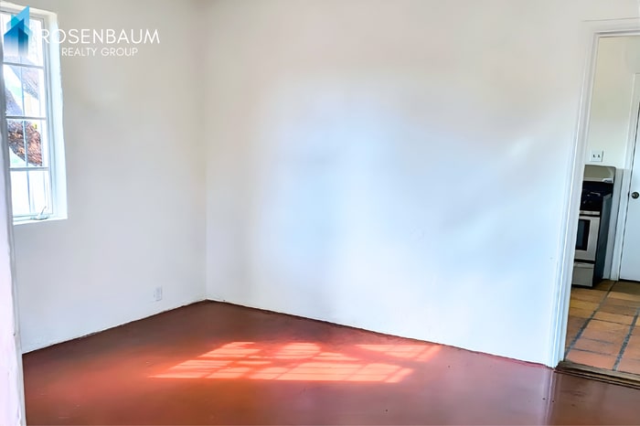 Building Photo - 3433 E Pima St