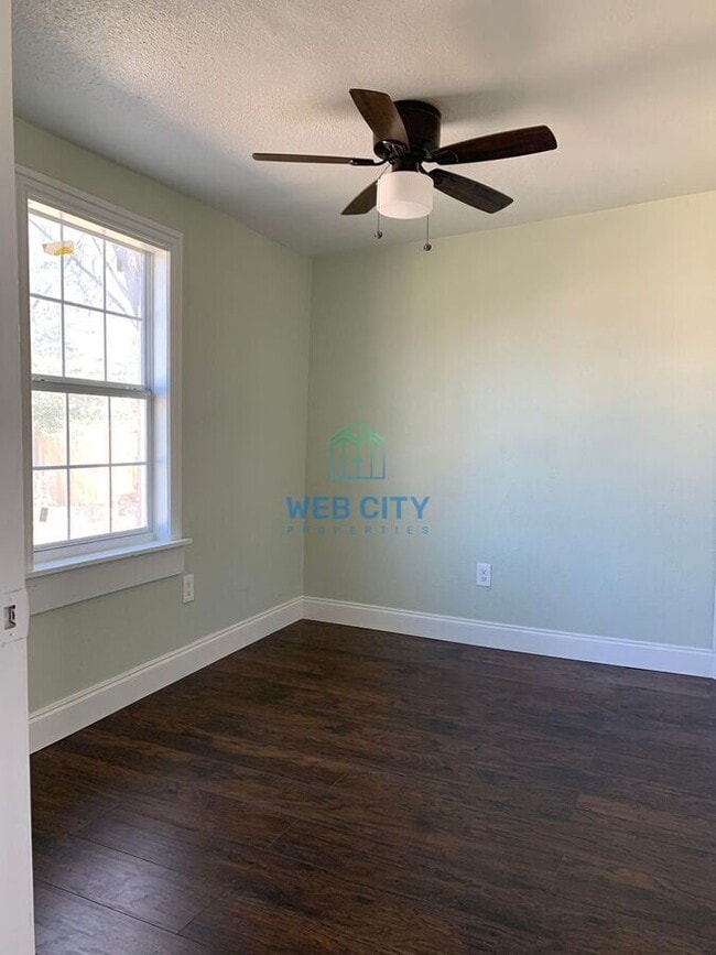 Building Photo - 4530 Corregidor St