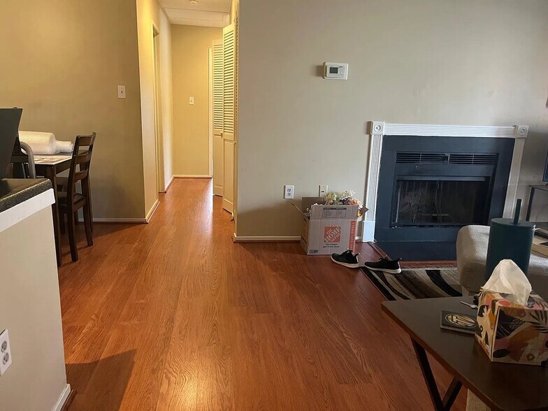 Building Photo - 13102 Wonderland Way