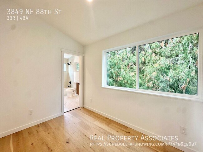 Building Photo - 3849 NE 88th St