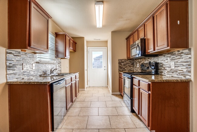 Building Photo - 811 E College Ave