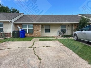 Building Photo - 1322 Glen Oaks Ct