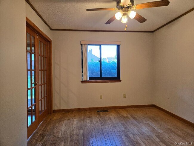 Building Photo - 731 Panorama Dr