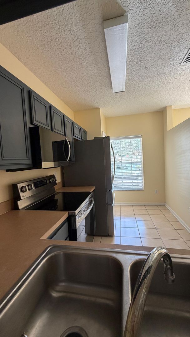 Building Photo - 2912 Woodlands Park Ct