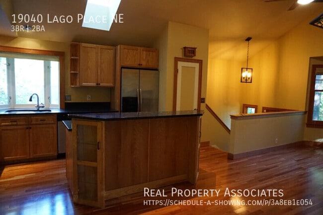 Building Photo - 19040 Lago Pl NE