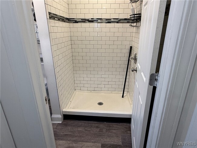 Building Photo - 193 Vermont St