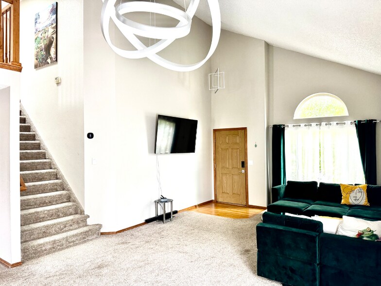 Building Photo - 2130 Silkwood Dr