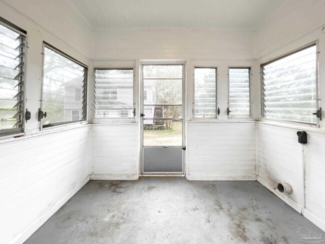 Building Photo - 2615 W Jackson St