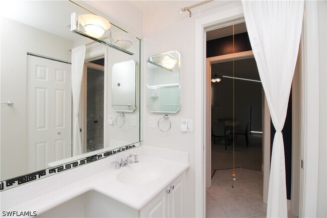 Building Photo - 5767 Deauville Cir