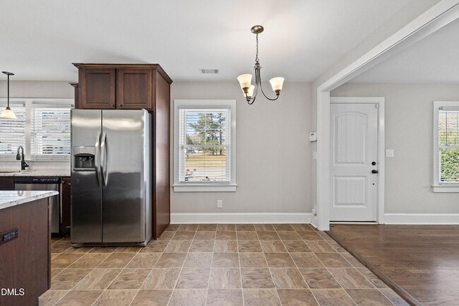 Building Photo - 209 S Walnut St