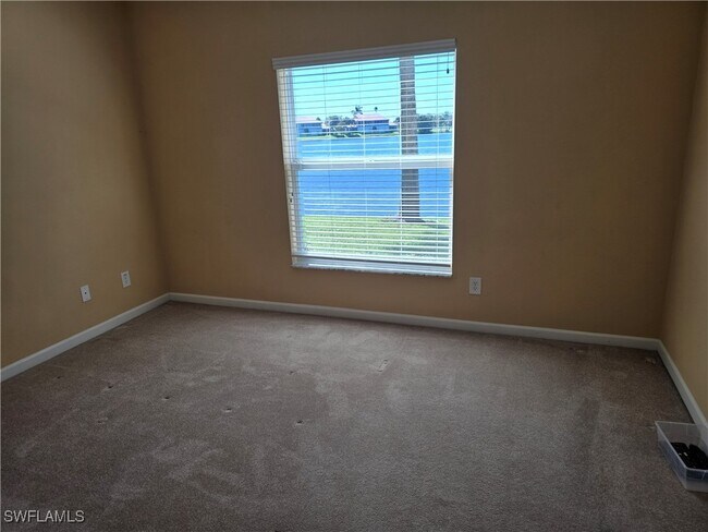 Building Photo - 25069 Peacock Ln