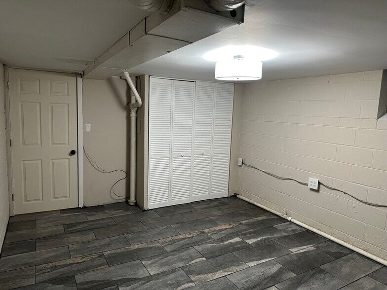 Building Photo - 83 S Lynhurst Dr