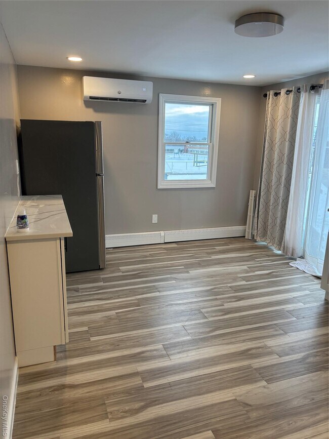 Building Photo - 15 Mida Ct