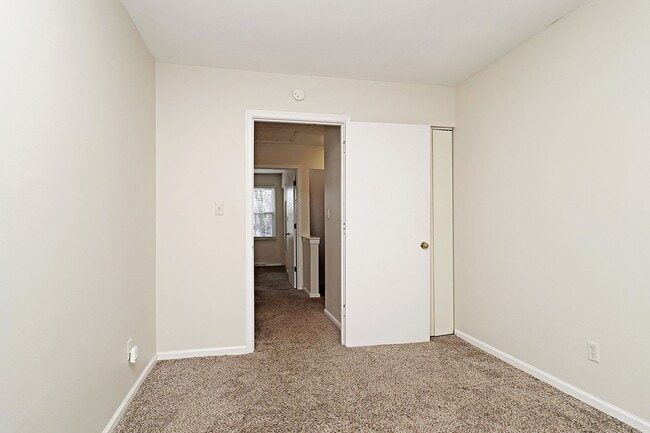 Building Photo - Dog-Friendly Duplex Close To The Shops at Stonefield