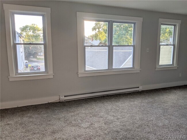 Building Photo - 2026 Hertel Ave