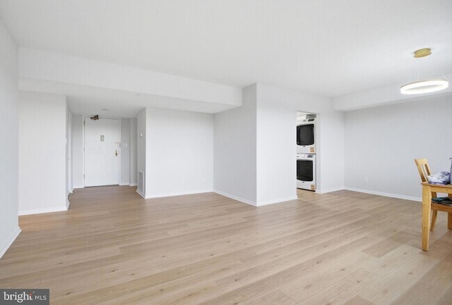 Building Photo - 3713 S George Mason Dr