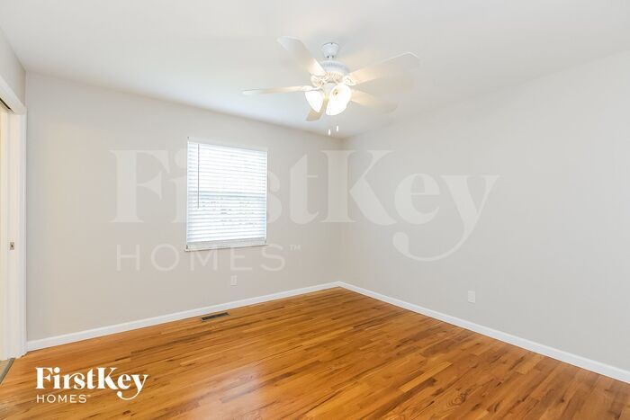Building Photo - 12035 Quality Ln