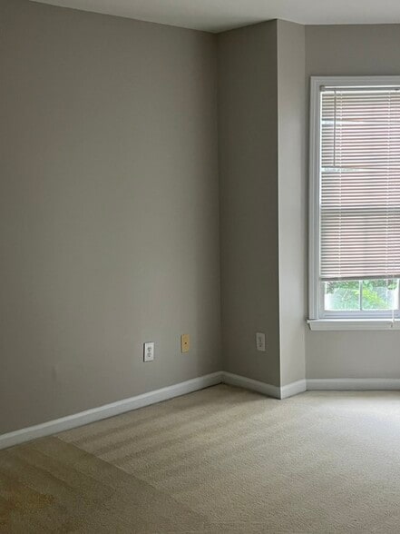 Room Upstairs - 1023 Tanners Point Dr