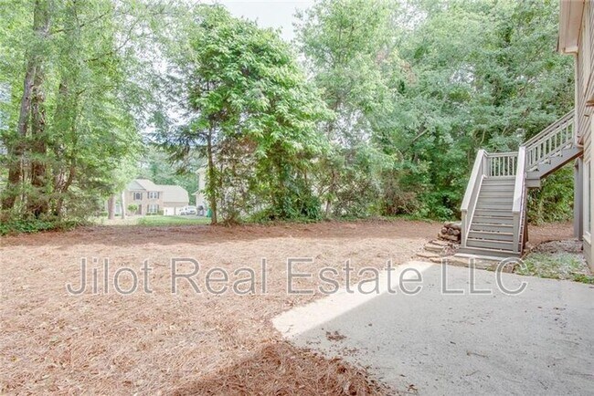Building Photo - 483 Mountain Oaks Pkwy