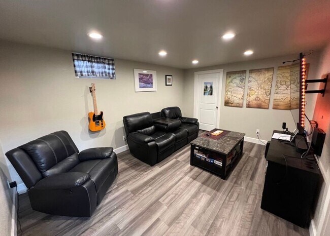 Building Photo - 1666 S Zenobia Way