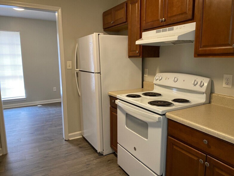 Building Photo - 1080 Wallace Rd