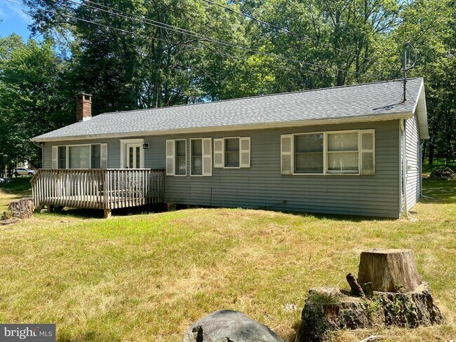 Building Photo - 4535 Pine Ridge Dr W